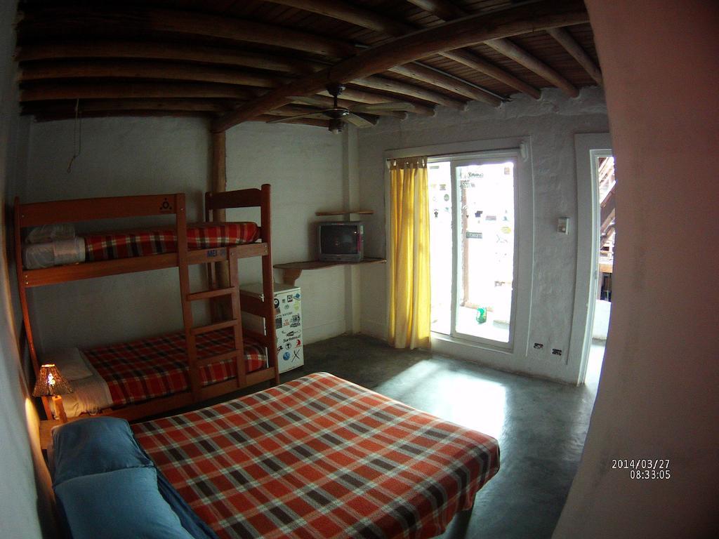 Tio Richi Surfcamp Hostel Punta Hermosa Kamer foto