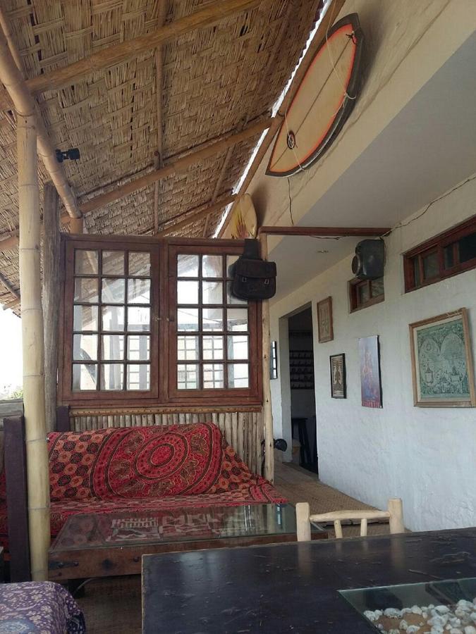 Tio Richi Surfcamp Hostel Punta Hermosa Buitenkant foto