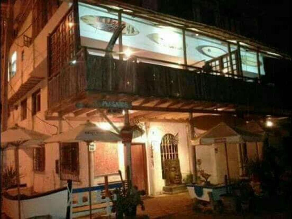 Tio Richi Surfcamp Hostel Punta Hermosa Buitenkant foto
